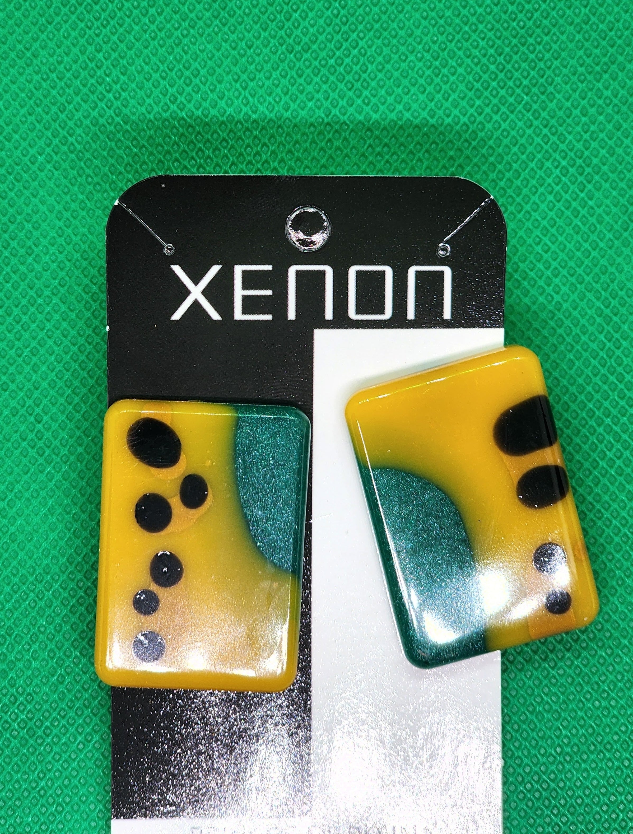 Brinco Onça com Verde